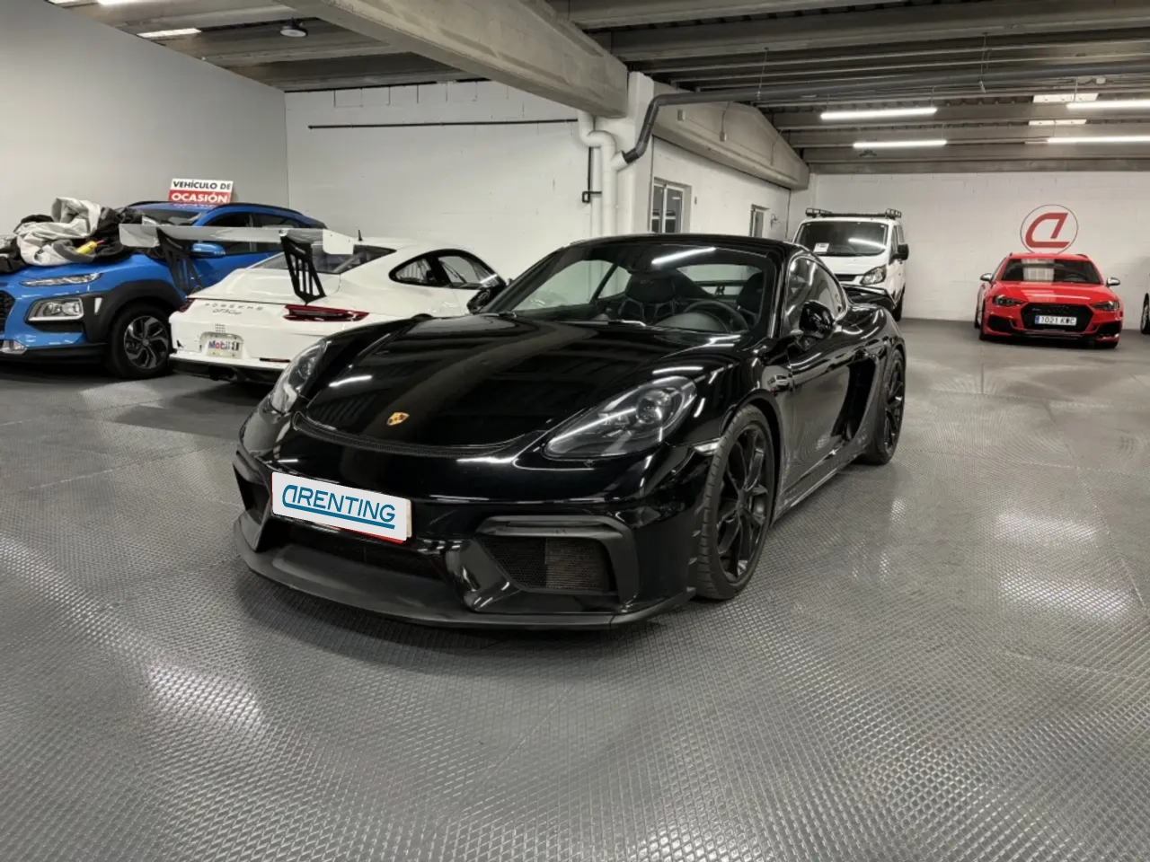 Renting Porsche Cayman GT4 PDK Negro