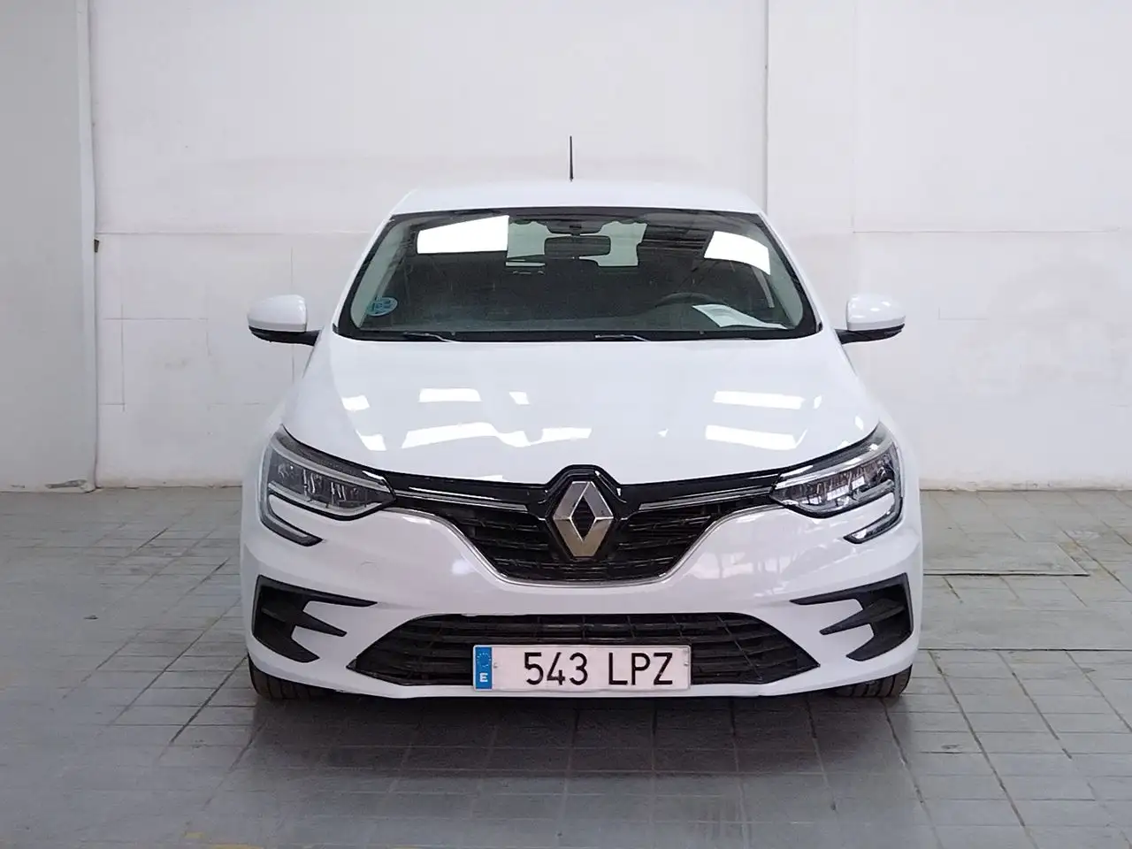 Renting Renault Megane Life Blanco