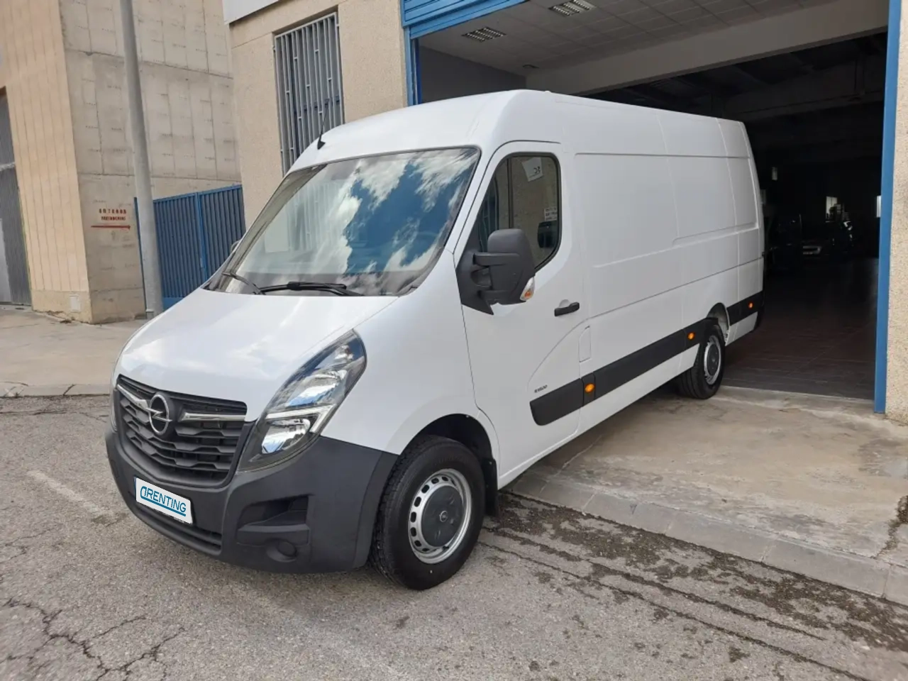 Renting Opel Movano Fg. 2.3CDTI L3H2 3500 RD 130 Blanco