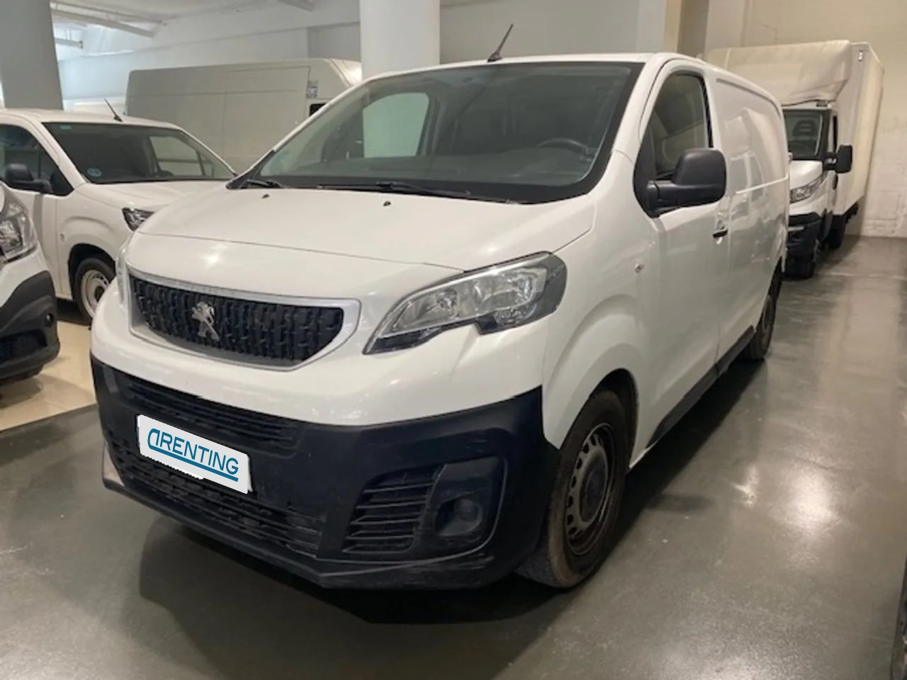 Renting Peugeot Expert Pro 1.5 BlueHDi 120 SS Standard