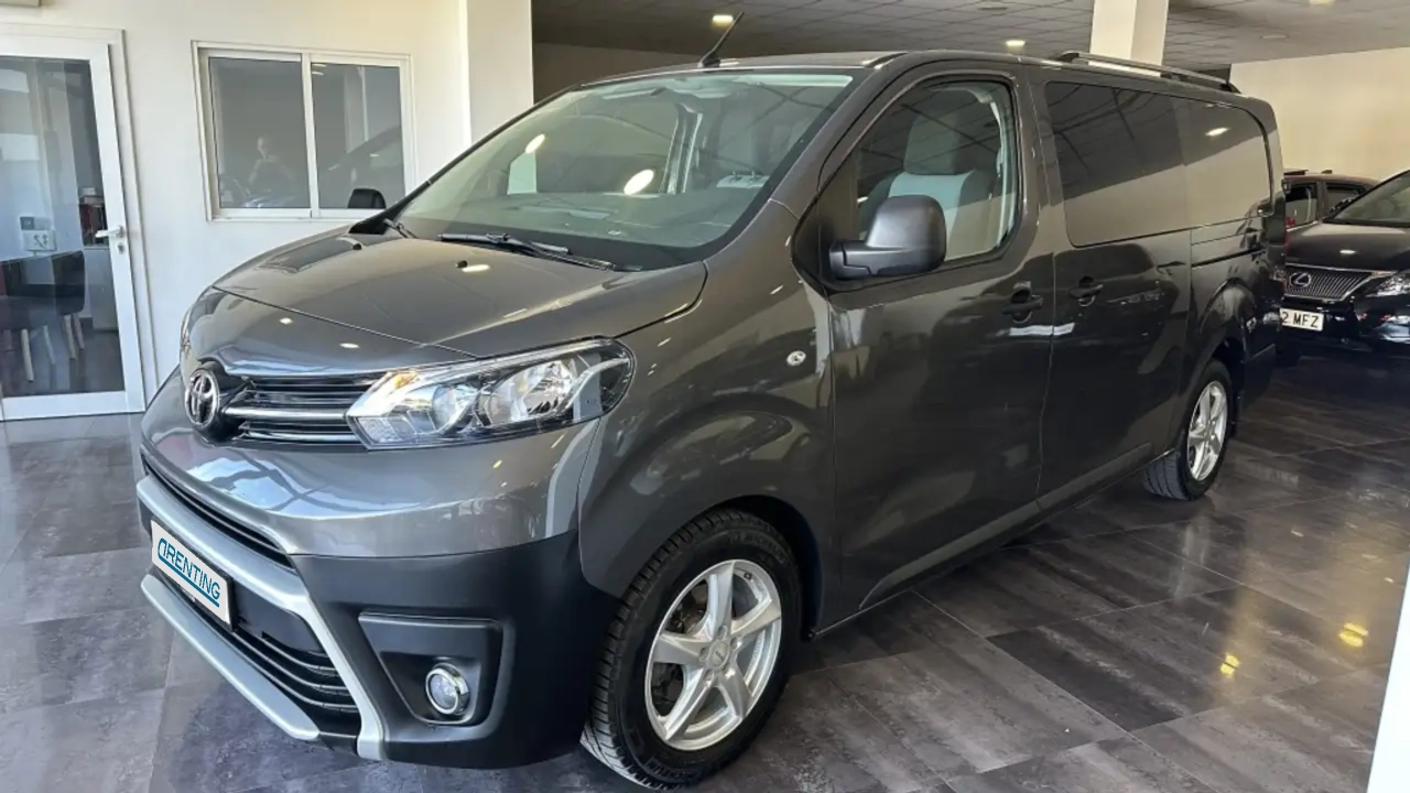 Renting Toyota Proace DCb. Larga L2 2.0D GX 140 Gris