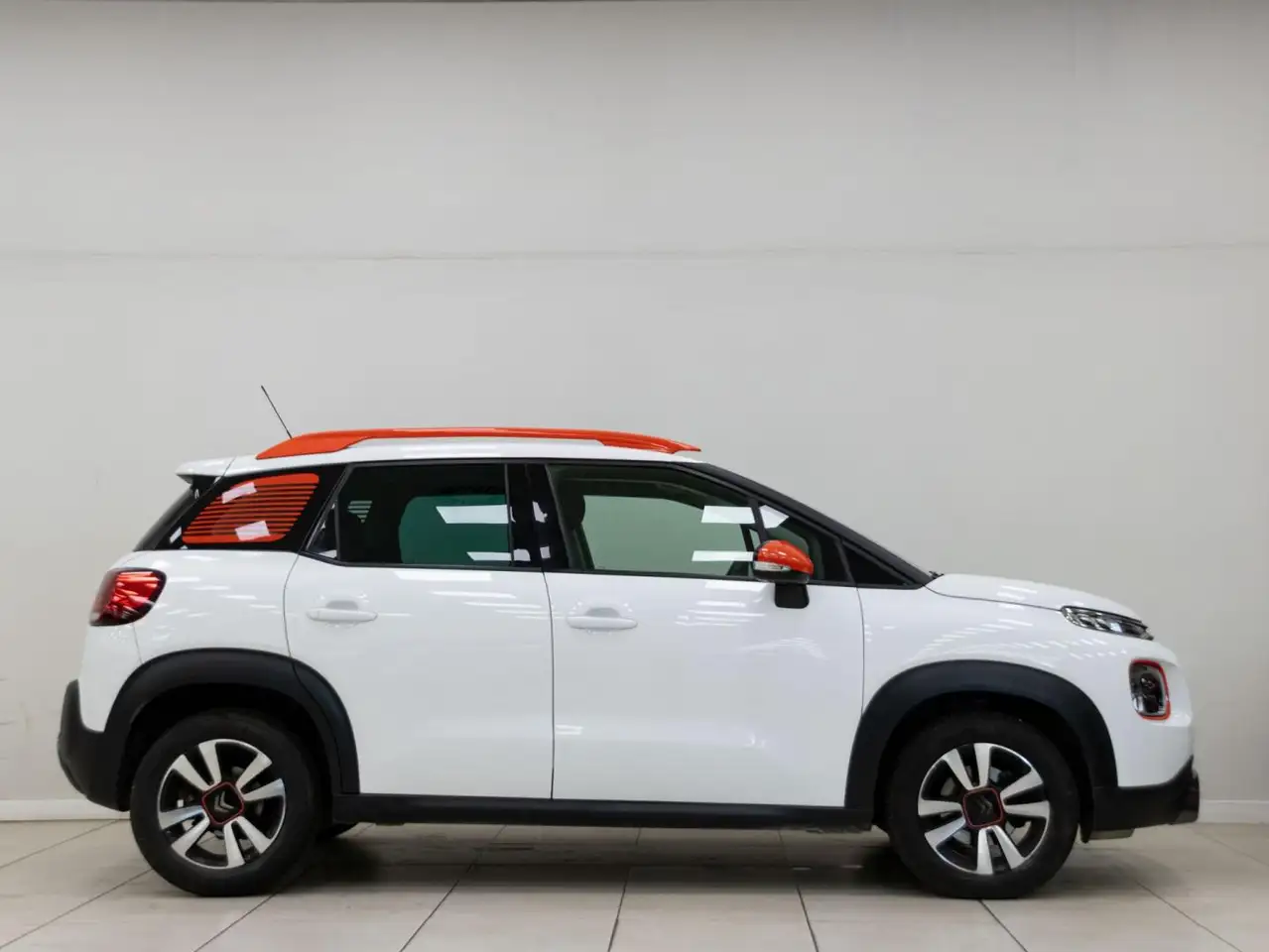 Renting Citroen C3 Aircross Puretech S&S Feel 110 Blanco