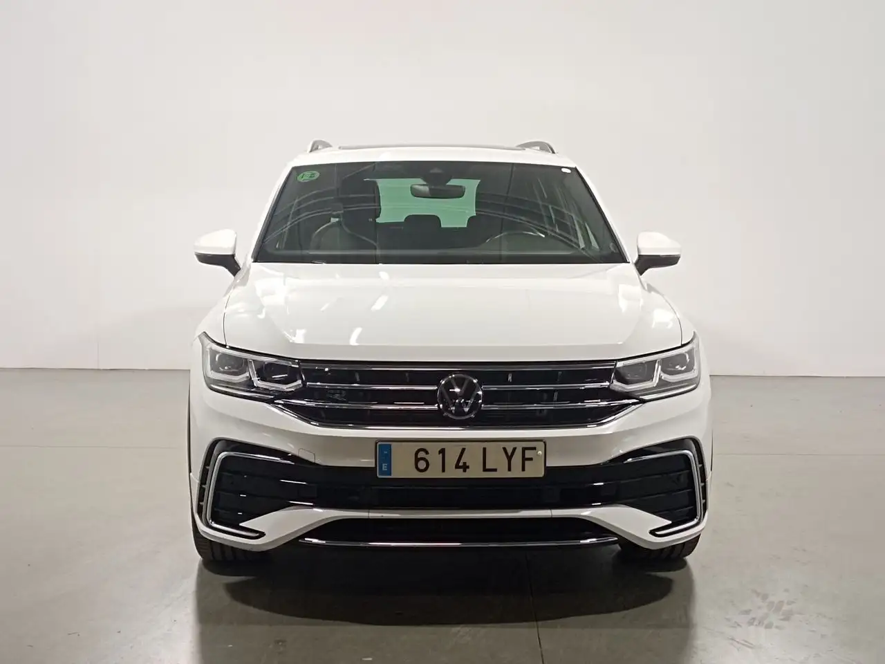 Renting Volkswagen Tiguan R-Line Blanco