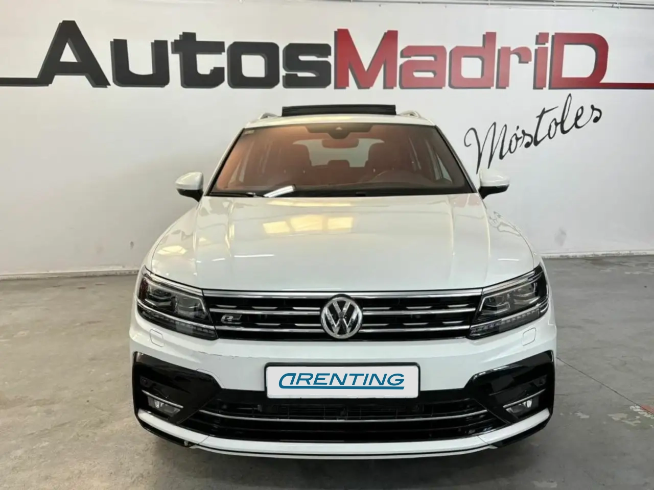 Renting Volkswagen Tiguan Sport 1.5 TSI 110kW (150CV) DSG Blanco