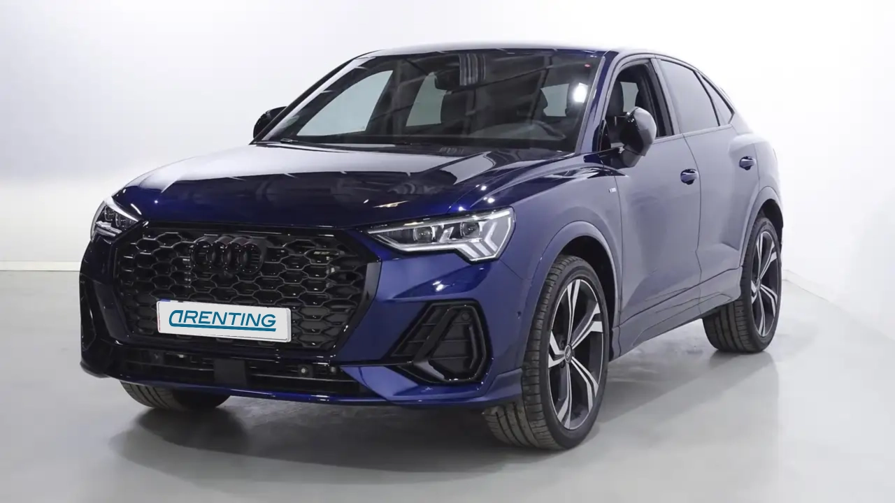 Renting Audi Q3 Sportback 35 TFSI Black line S tronic Azul