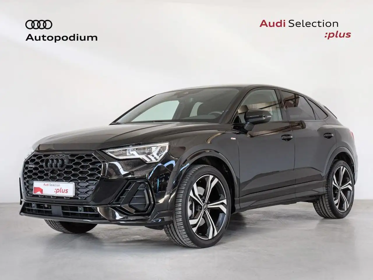 Renting Audi Q3 Sportback 40 TDI Black line quattro S tronic 147kW Negro 1