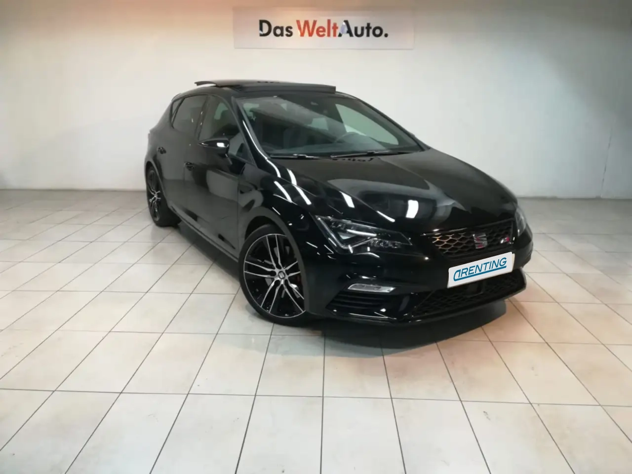 Renting SEAT Leon ST 2.0 TSI S&S Cupra DSG7 290 Negro