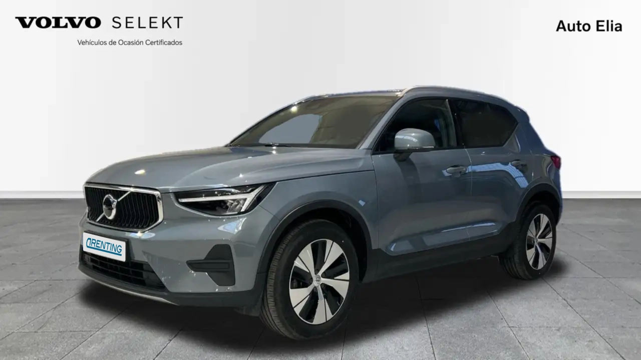 Renting Volvo XC40 T2 Core Aut. Gris