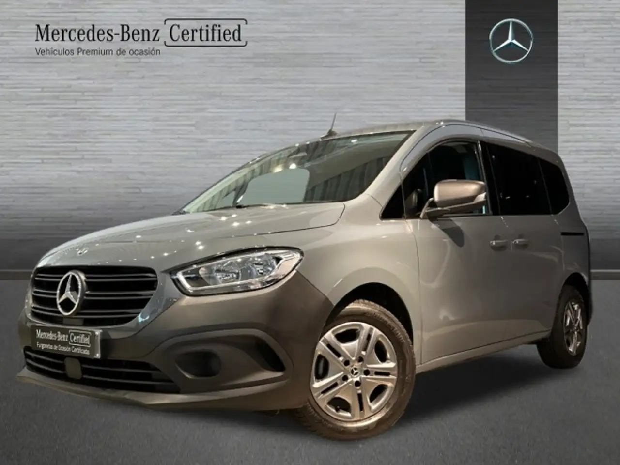 Renting Mercedes-Benz Citan Tourer 110CDI Base Gris 1