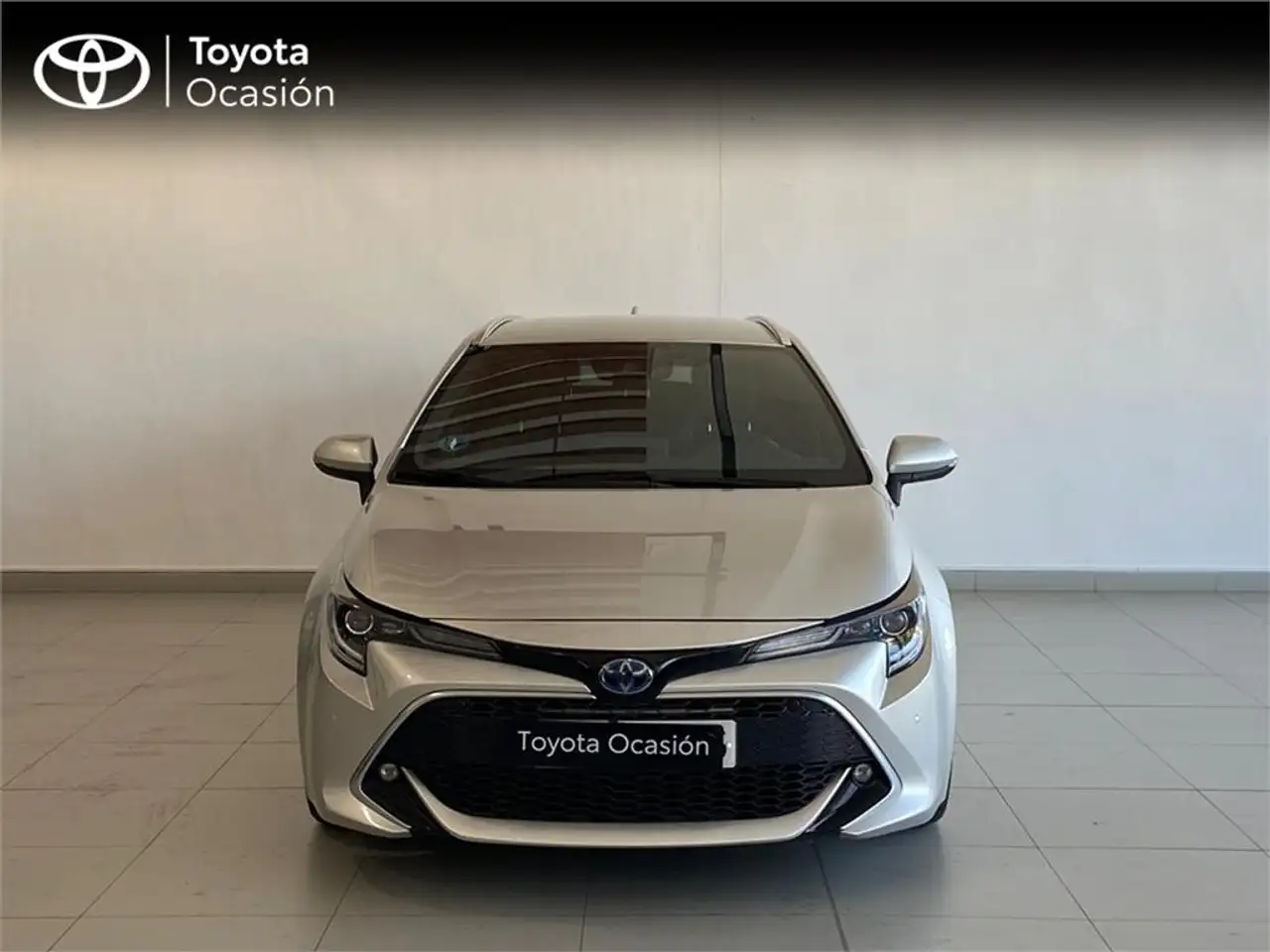 Renting Toyota Corolla Touring Sports 180H Advance