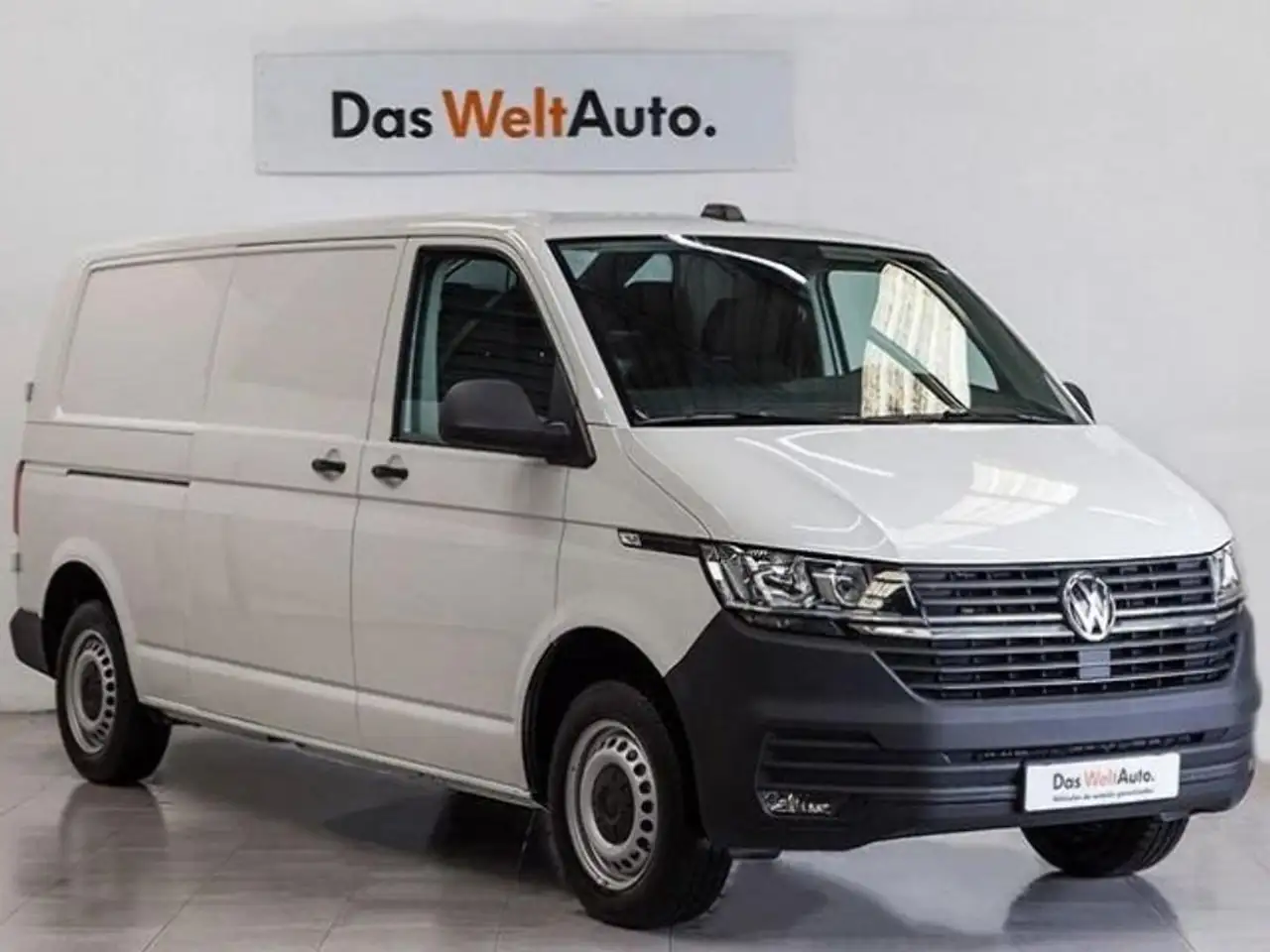 Renting Volkswagen Transporter Furgón 2.0TDI BMT Larga 81kW Blanco