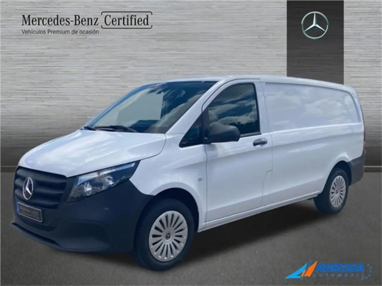 Renting Mercedes-Benz Vito 110CDI 75kW furgón Pro larga