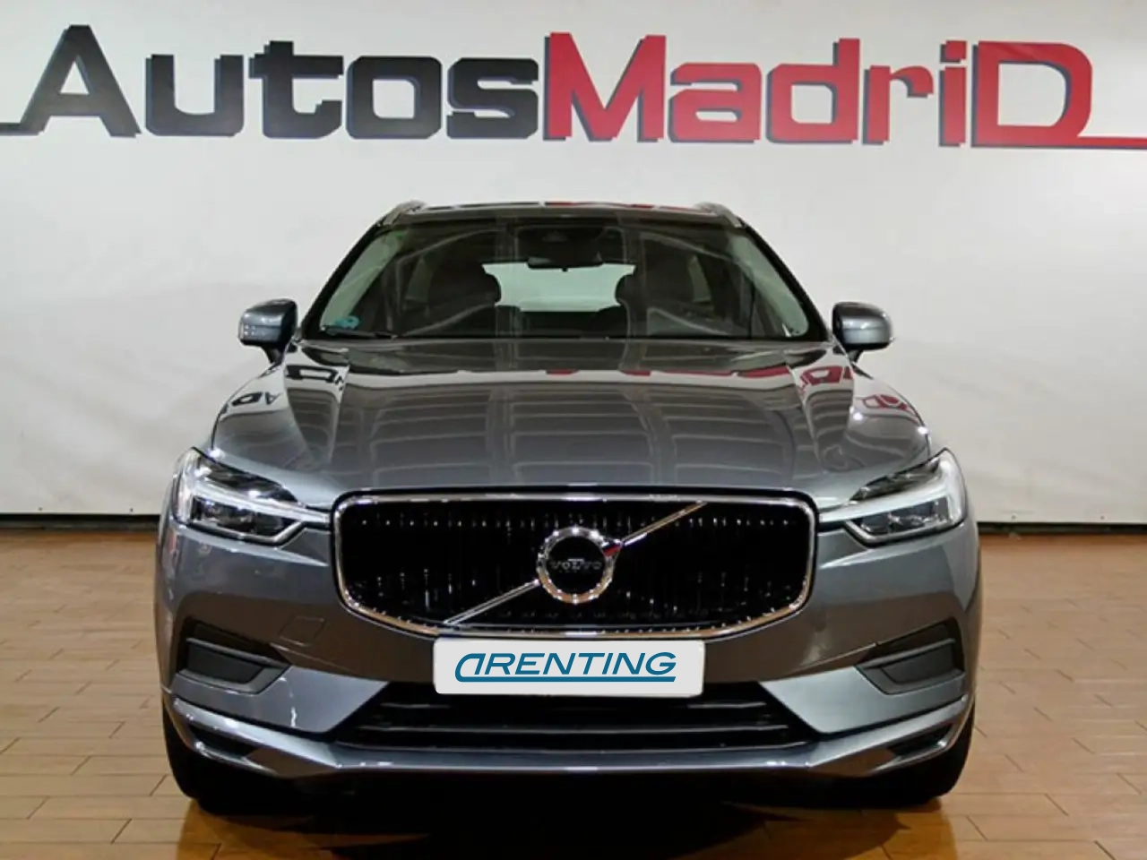 Renting Volvo XC60 XC-60 2.0 D4 Momentum Auto Gris