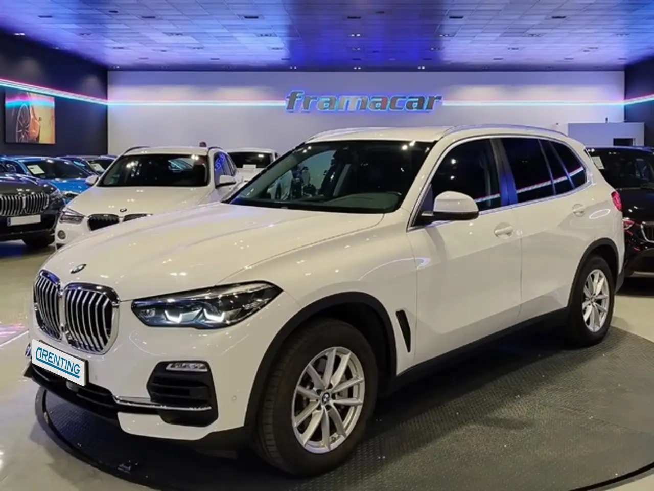 Renting BMW X5 xDrive 30dA Blanco 4