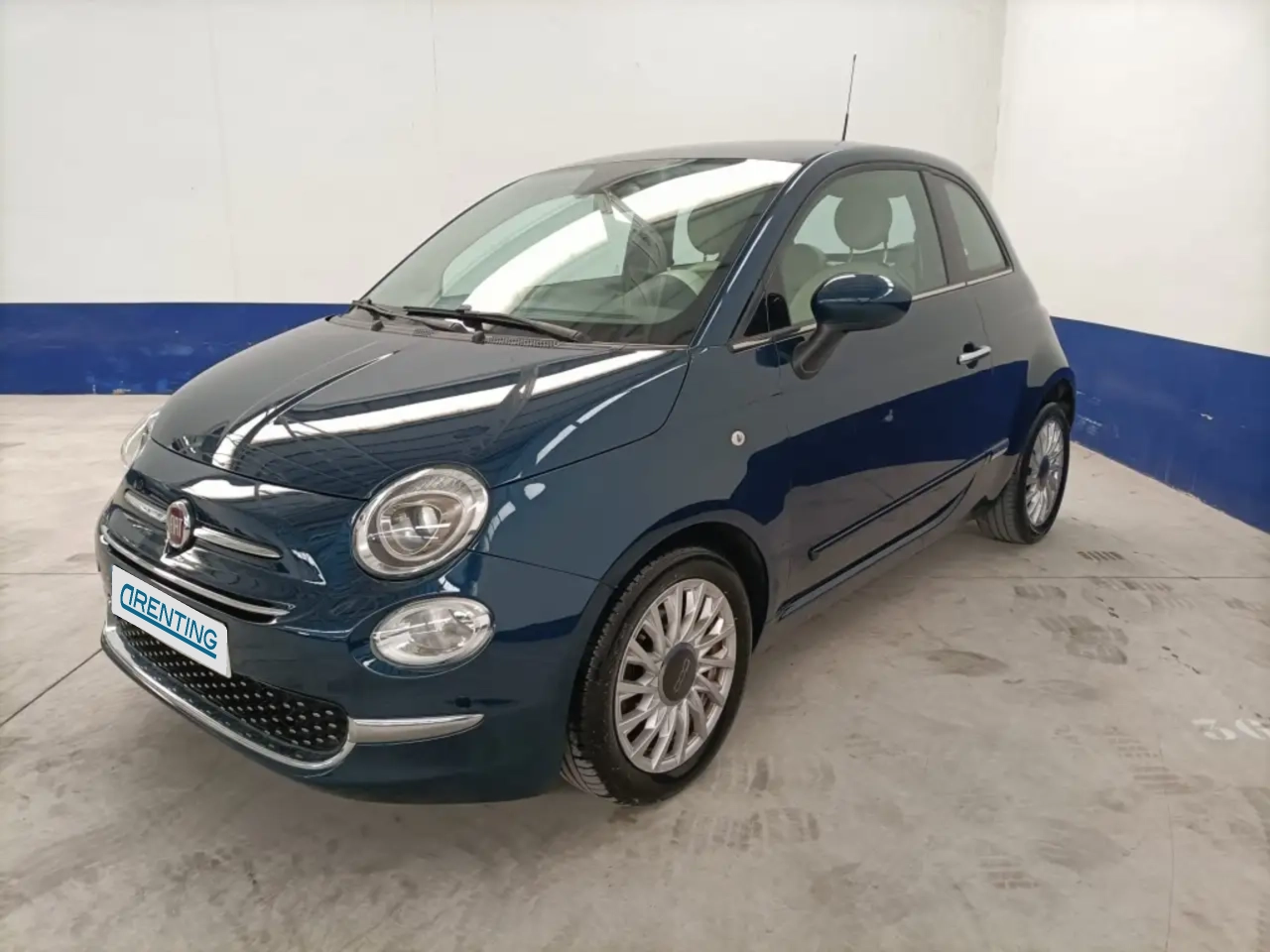 Renting Fiat 500C 0.9 Lounge Azul