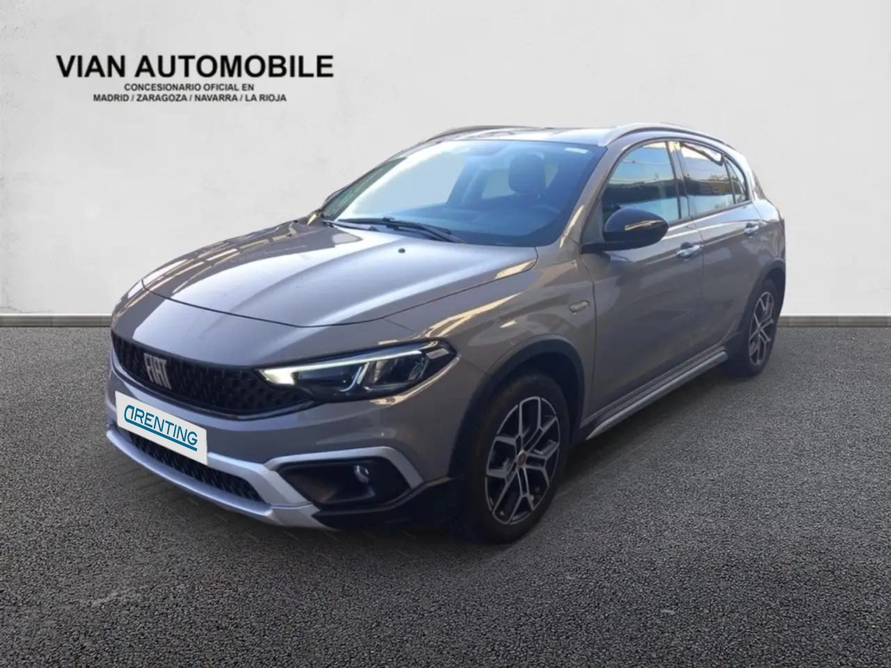 Renting Fiat Tipo 1.0 City Cross Gris