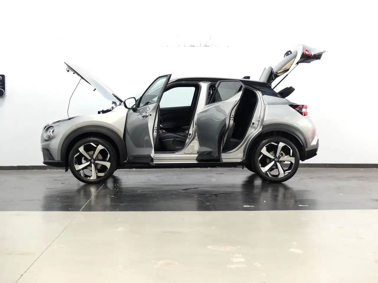 Renting Nissan Juke 1.0 DIG-T 84KW TEKNA 114 5P Negro