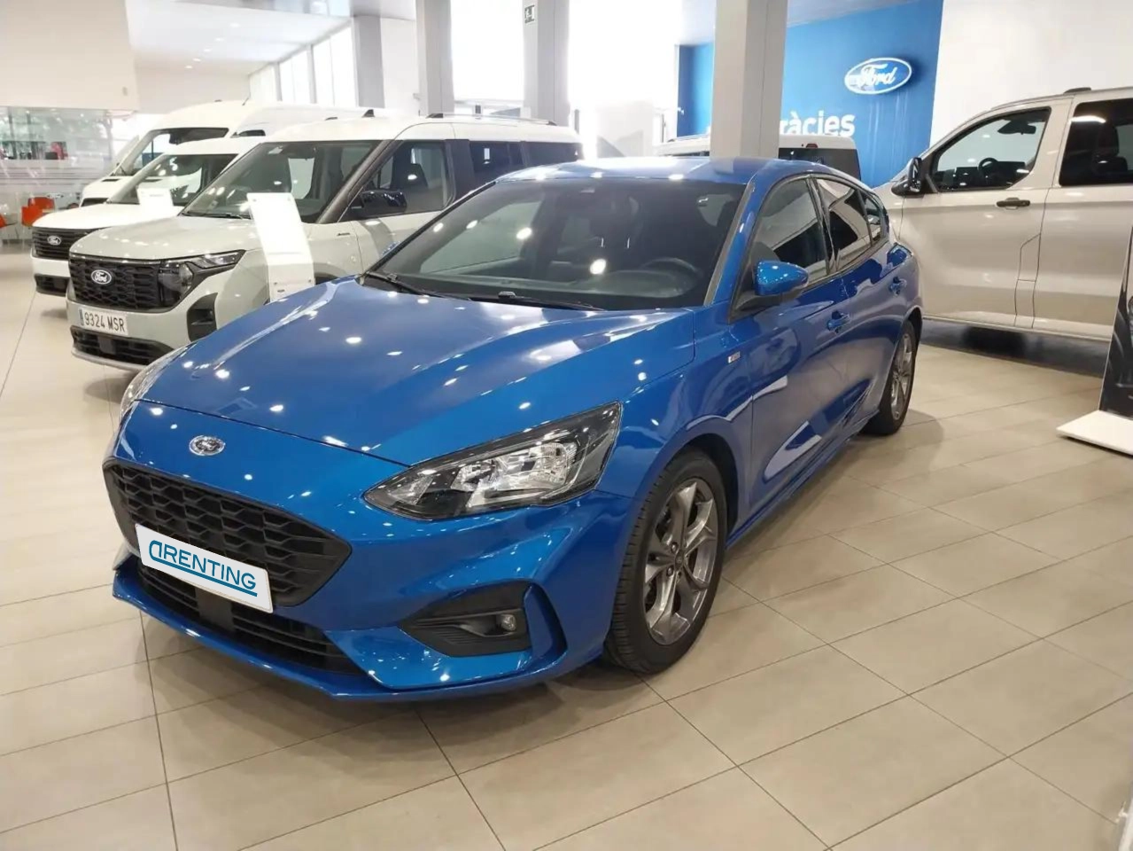 Renting Ford Focus 1.0 Ecoboost MHEV ST-Line 125 Azul 1