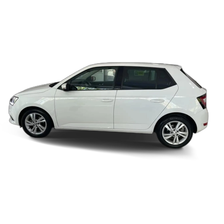 Renting Skoda Fabia 1.0 TSI Ambition 70kW Blanco 2