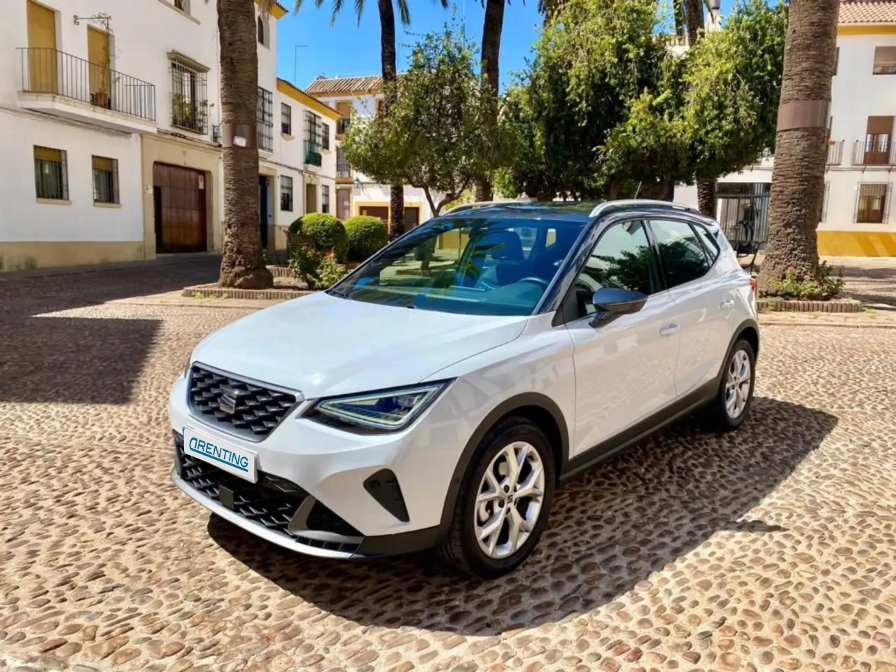 Renting SEAT Arona 1.0 TSI S&S FR DSG7 XM 110 Blanco 2