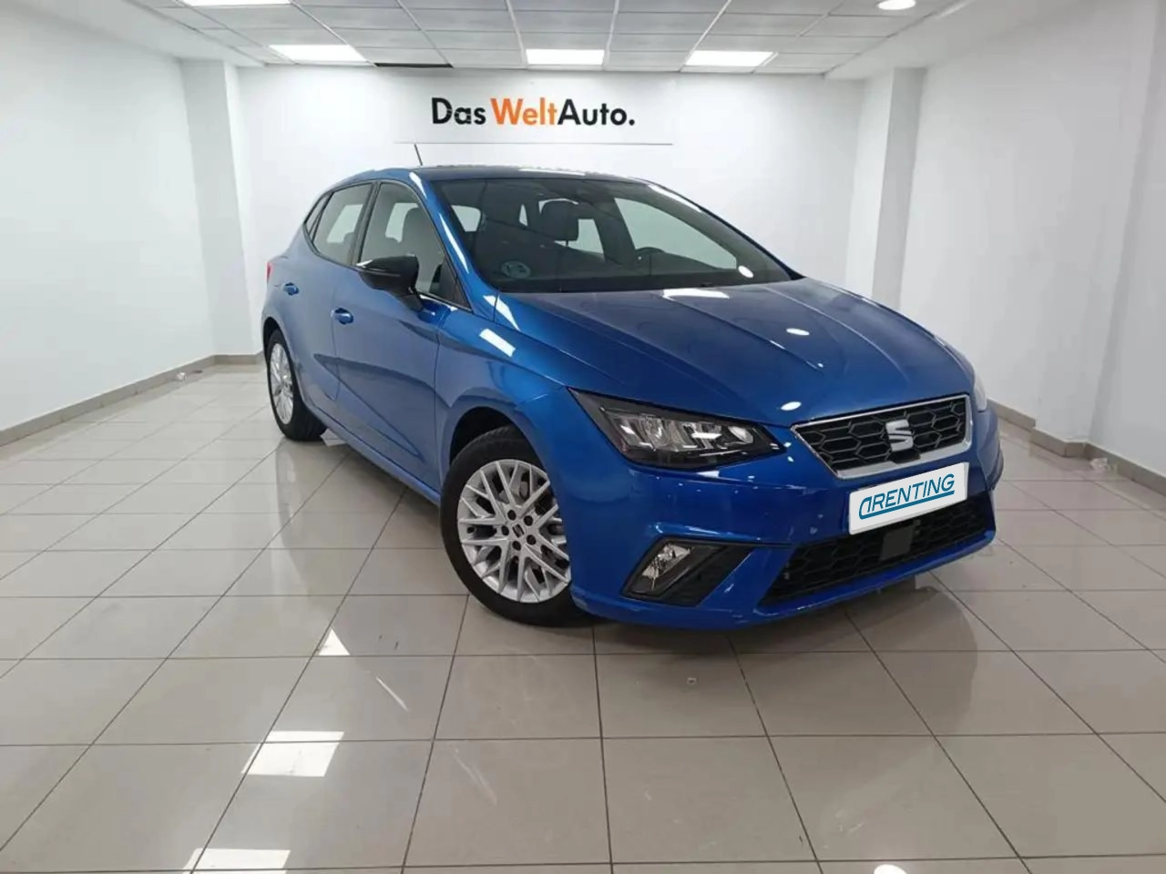 Renting SEAT Ibiza 1.0 TSI S&S FR XS 110 Azul 2