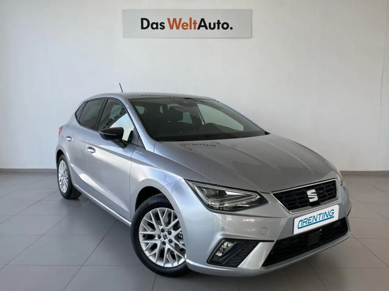 Renting SEAT Ibiza 1.0 TSI S&S FR XS 110 Plateado 6