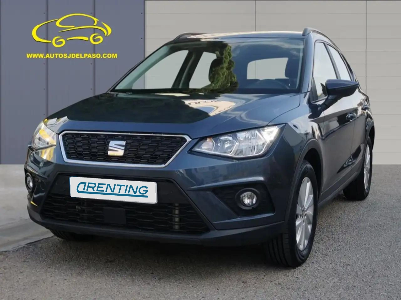 Renting SEAT Arona 1.0 TSI S&S Style 110 Gris