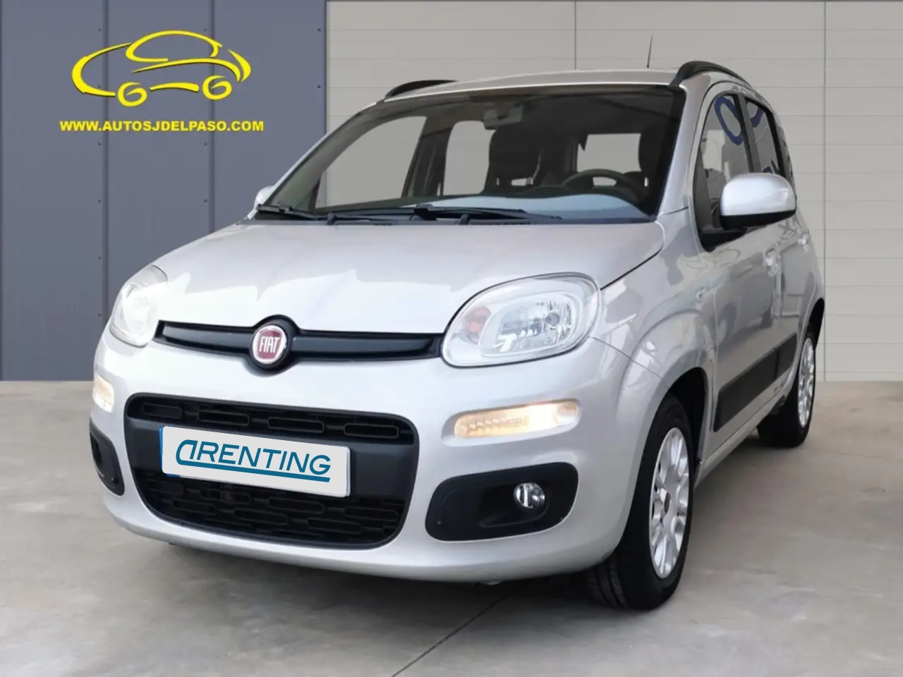 Renting Fiat Panda 1.2 Lounge Gris 2