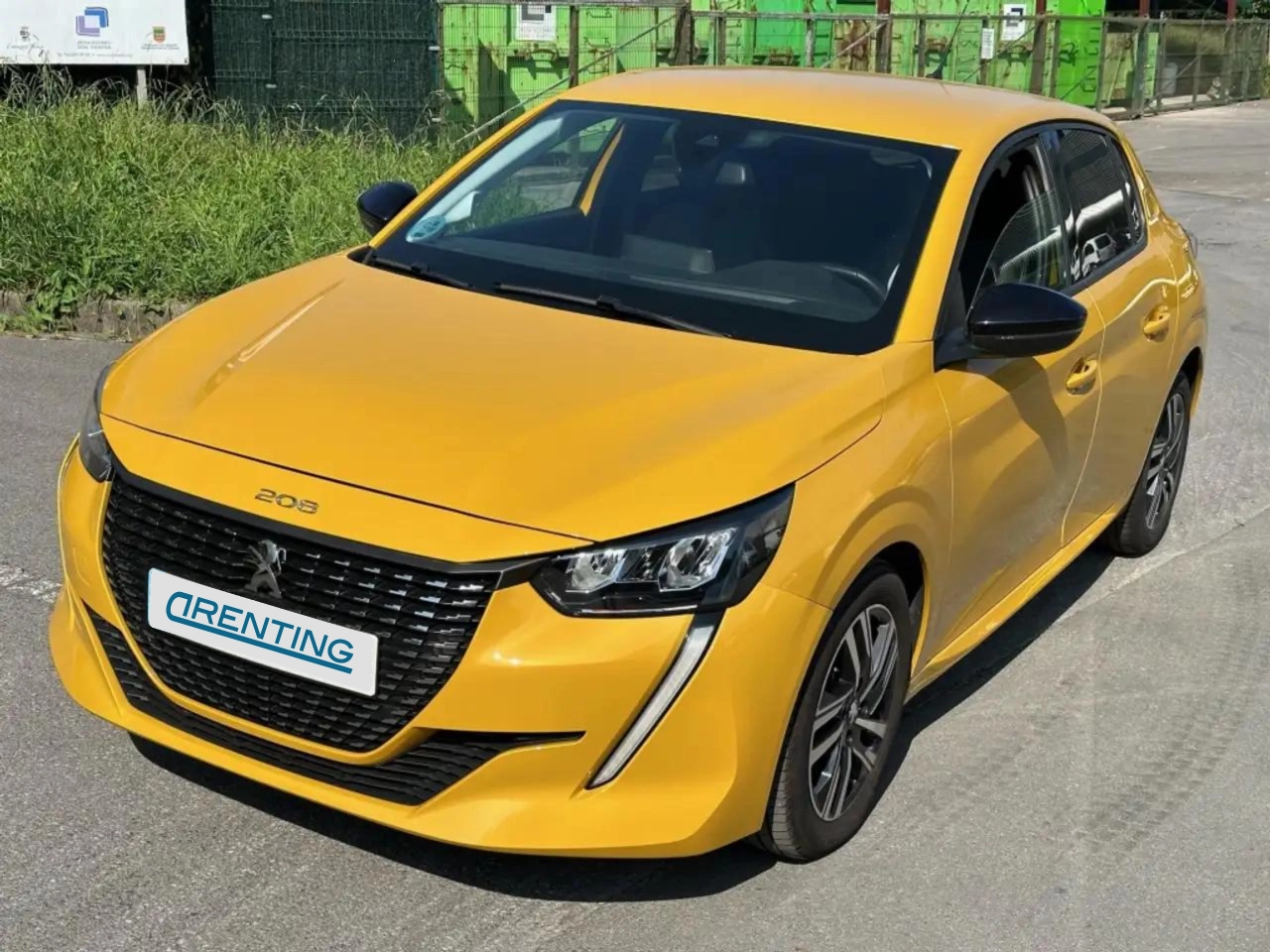 Renting Peugeot 208 1.2 Puretech S&S Active Pack 100 Amarillo