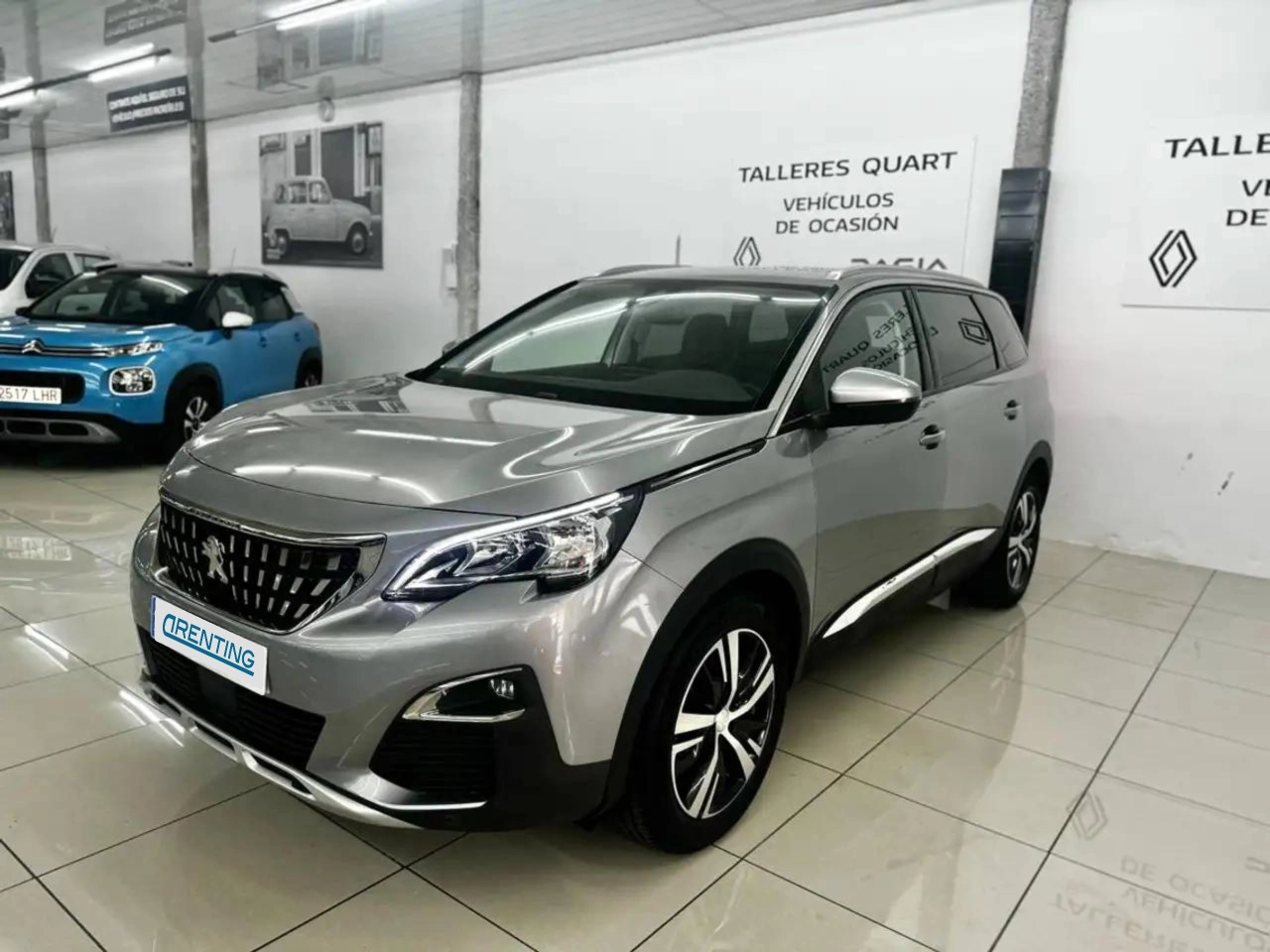 Renting Peugeot 5008 1.2 PureTech S&S Allure 7 pl. 130 Gris