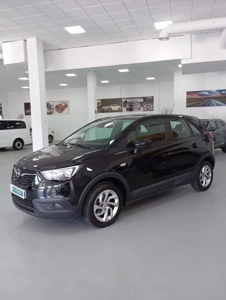 Renting Opel Crossland 1.2 S&S GS Line 130 Negro