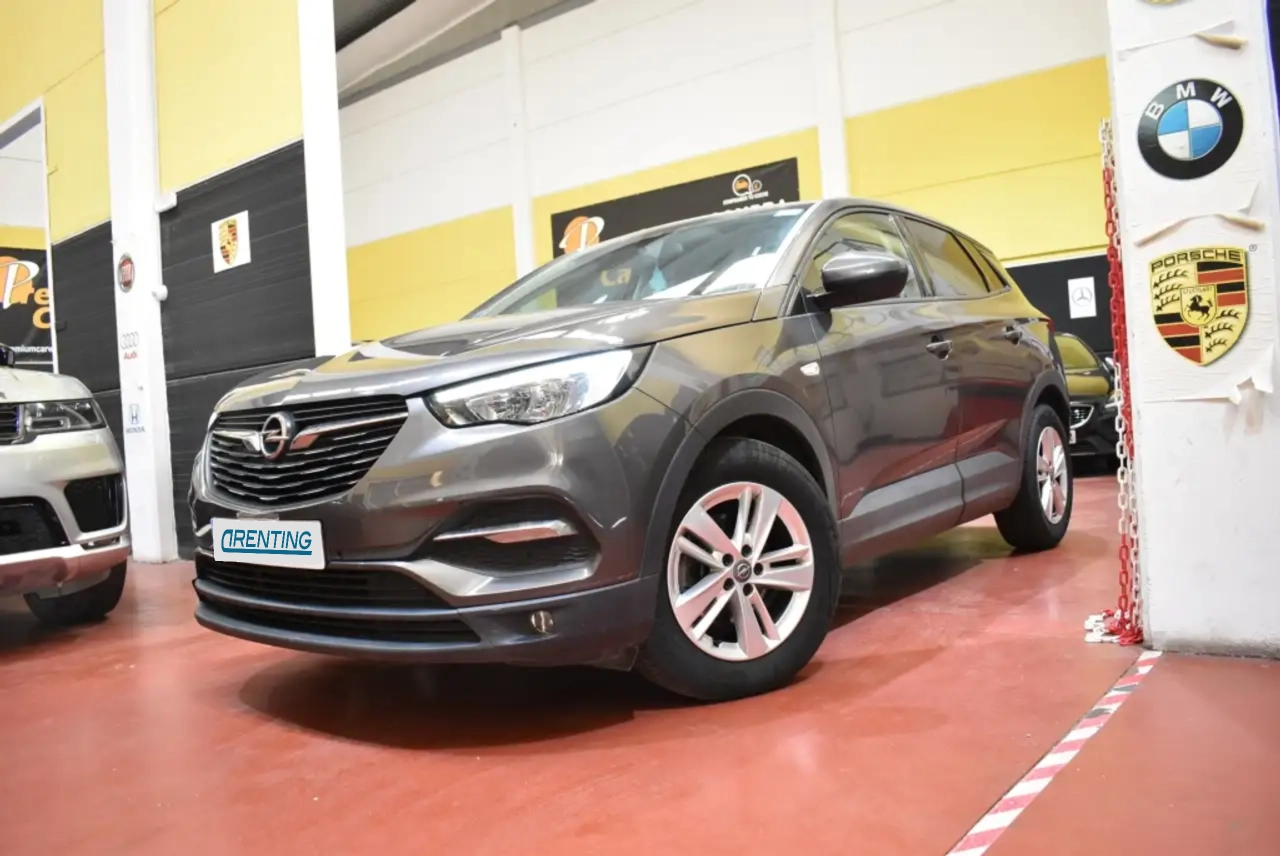 Renting Opel Grandland X 1.2T S&S 2020 Aut. 130 Gris