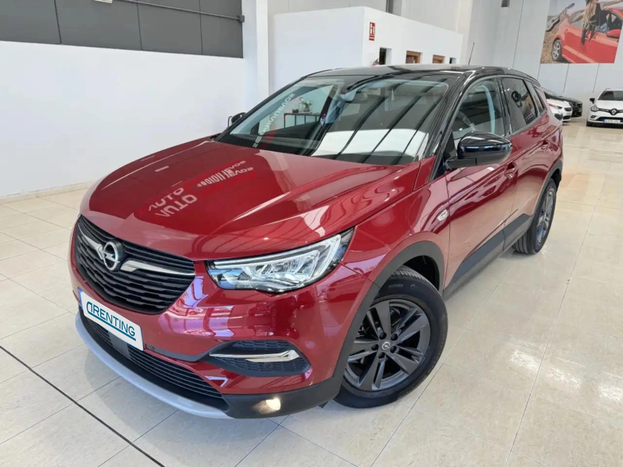 Renting Opel Grandland X 1.2T S&S Design Line 130 Rojo