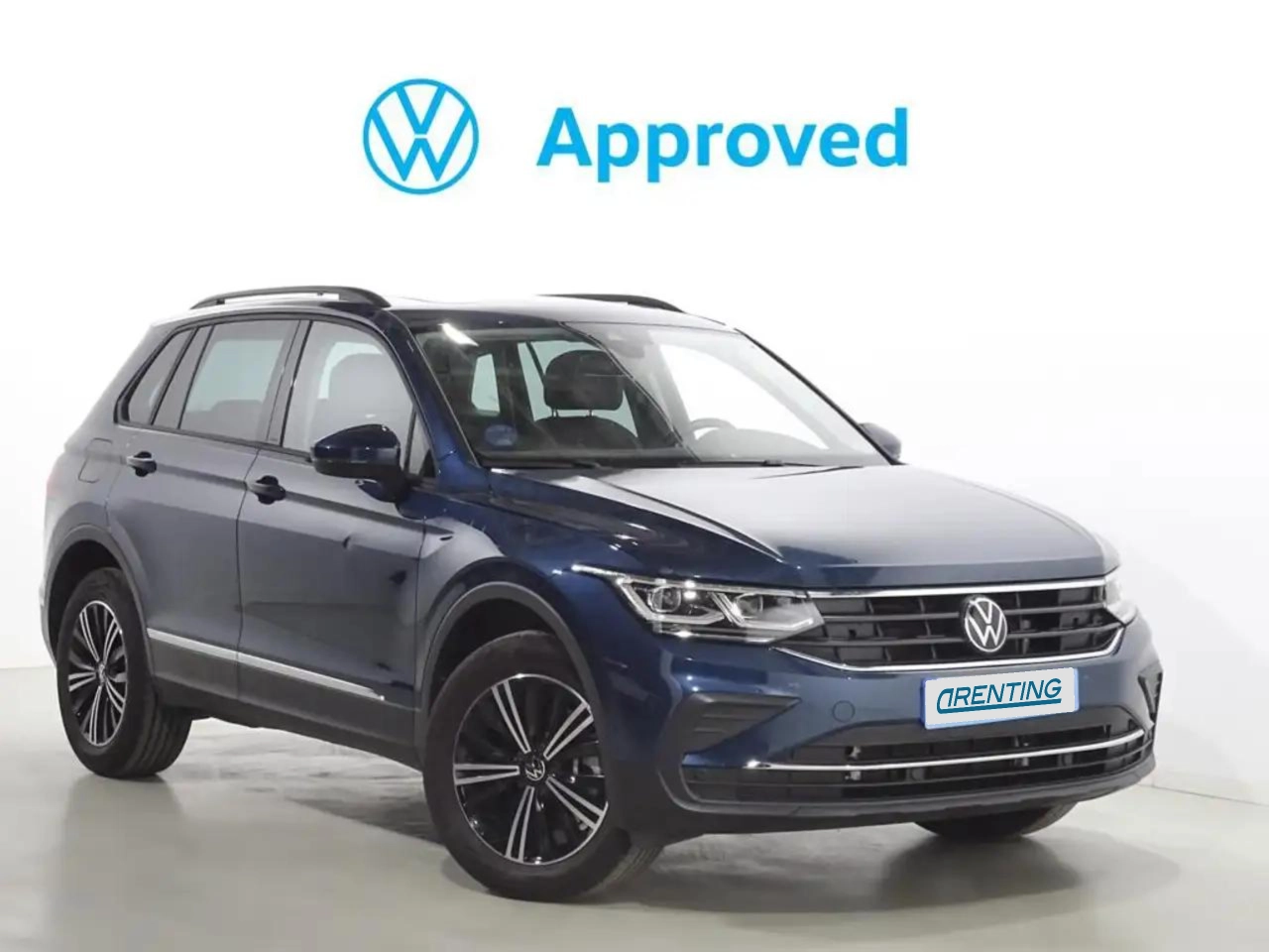 Renting Volkswagen Tiguan 1.4 eHibrid Life 180kW Azul 1