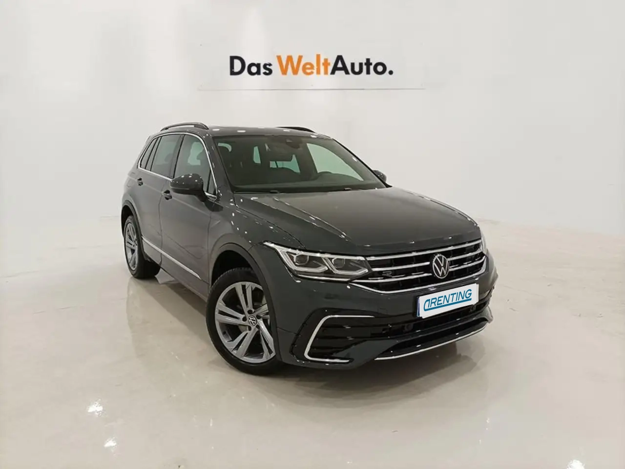 Renting Volkswagen Tiguan 1.4 eHibrid R-Line 180kW Gris 1