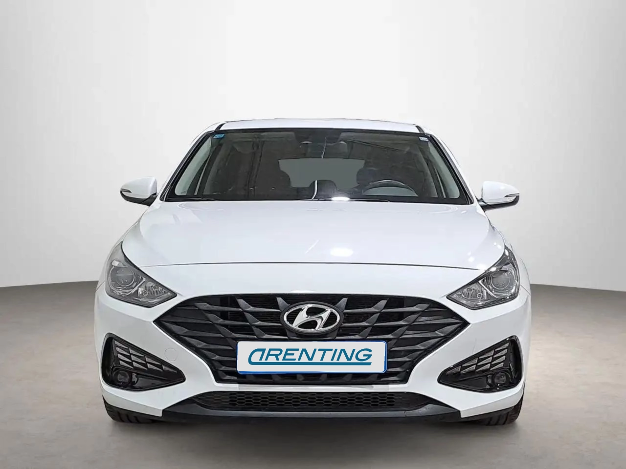 Renting Hyundai i30 1.5 DPI Essence 110 Blanco 1