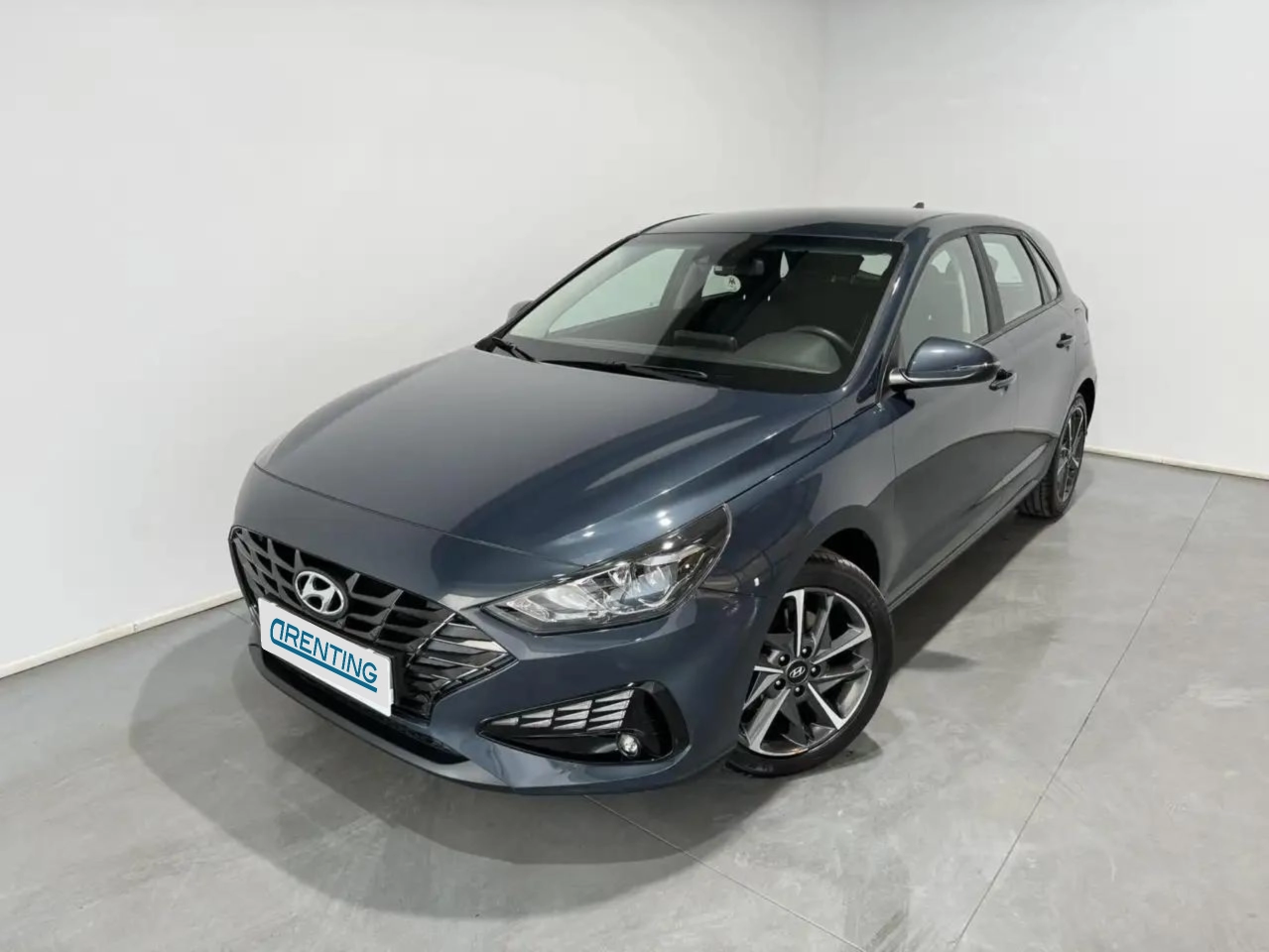 Renting Hyundai i30 1.5 DPI Klass SLX 110 4