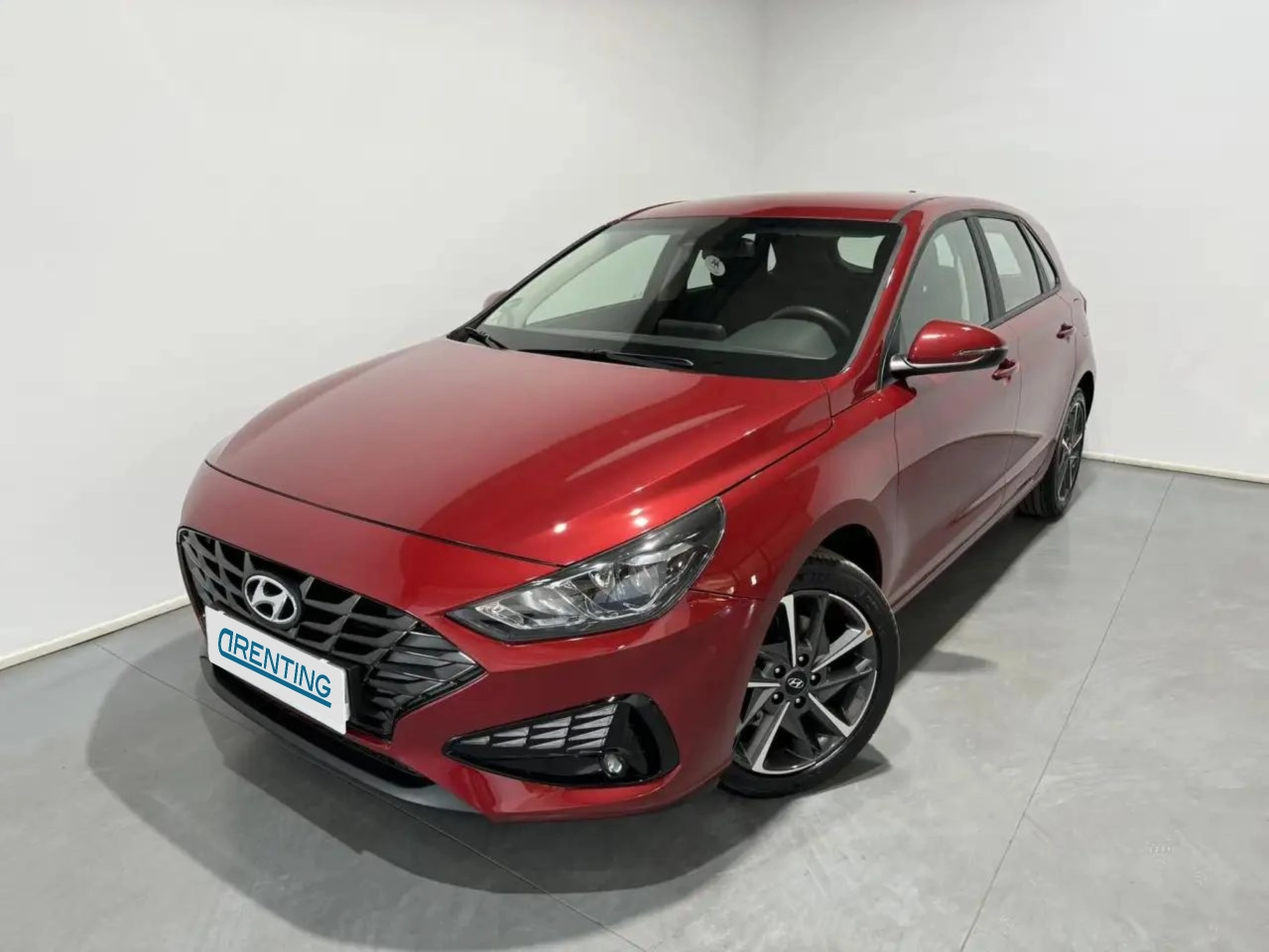 Renting Hyundai i30 1.5 DPI Klass SLX 110 Rojo 2