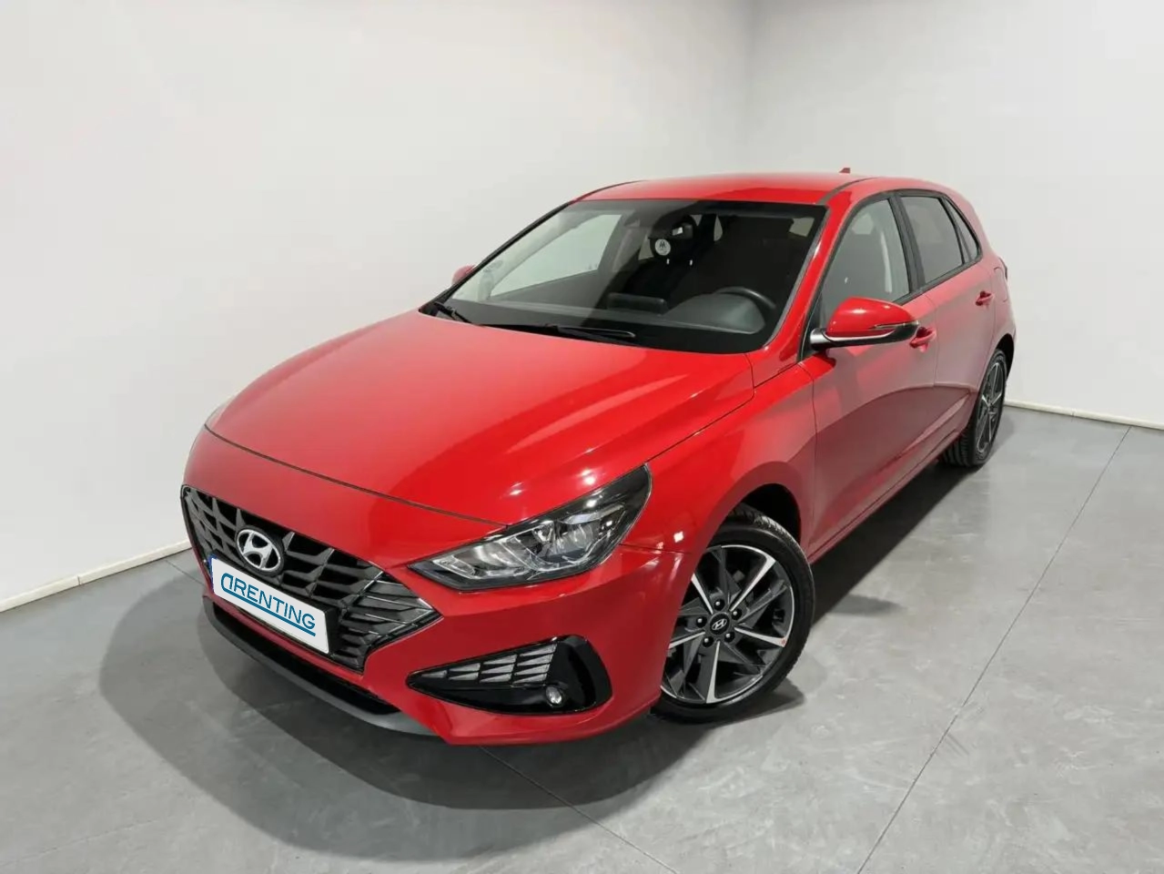 Renting Hyundai i30 1.5 DPI Klass SLX 110 Rojo 2 1