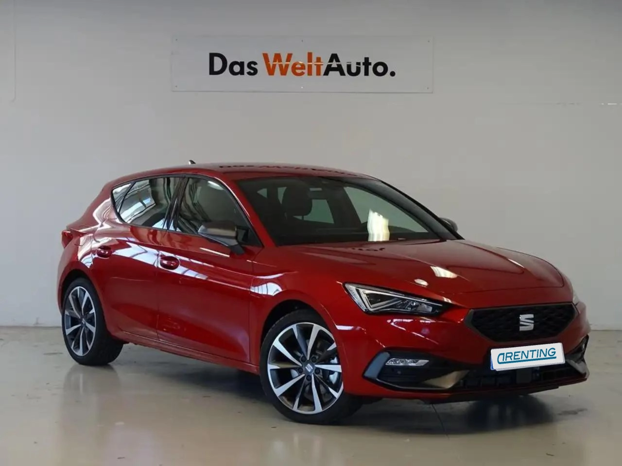 Renting SEAT Leon 1.5 eTSI S&S FR Launch Pack L DSG-7 150 Rojo