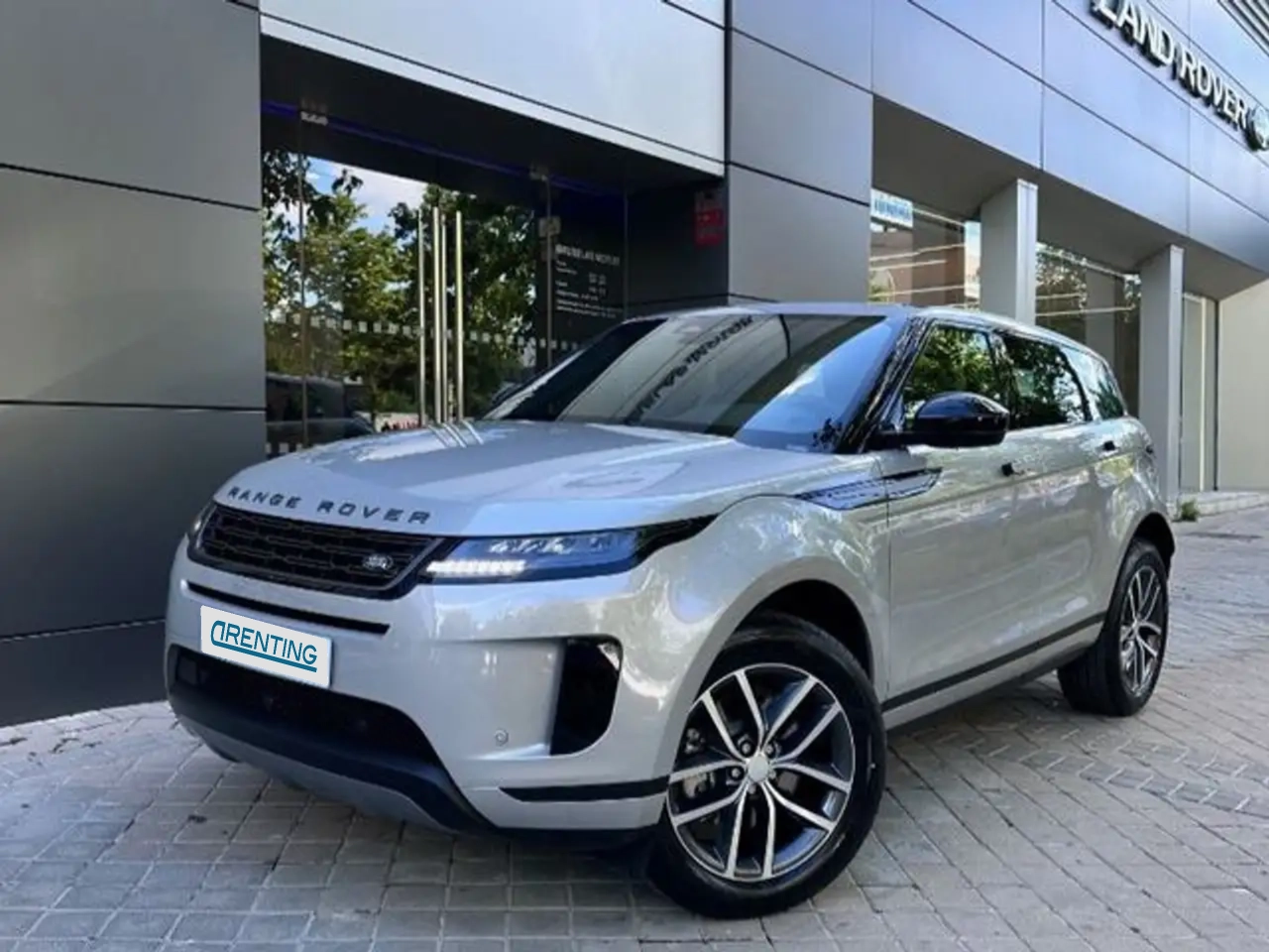 Renting Land Rover Range Rover Evoque 1.5 I3 PHEV S AWD Auto Plateado