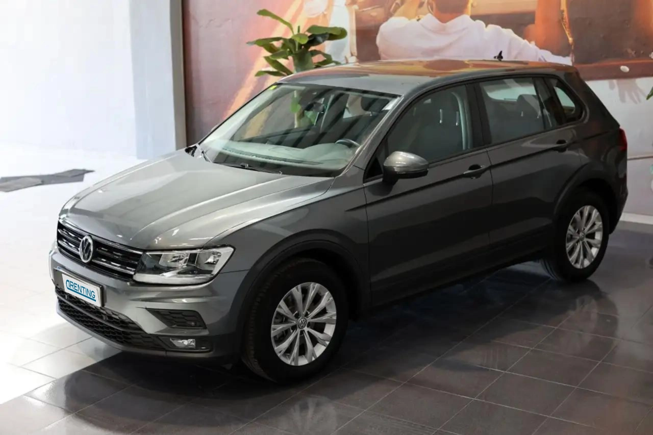 Renting Volkswagen Tiguan 1.5 TSI Edition 96kW Gris