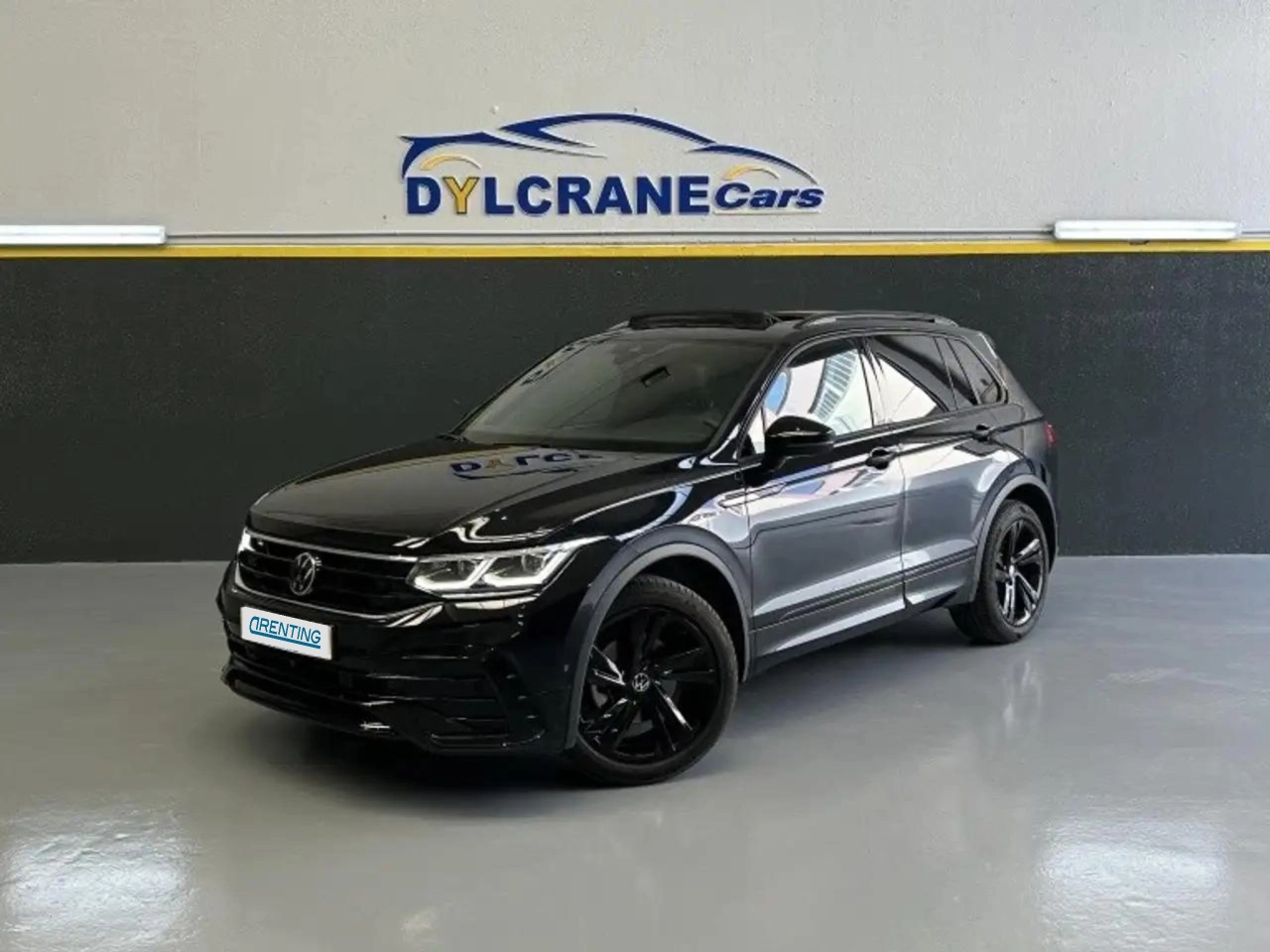 Renting Volkswagen Tiguan 1.5 TSI R-Line DSG 110kW Negro 1 1