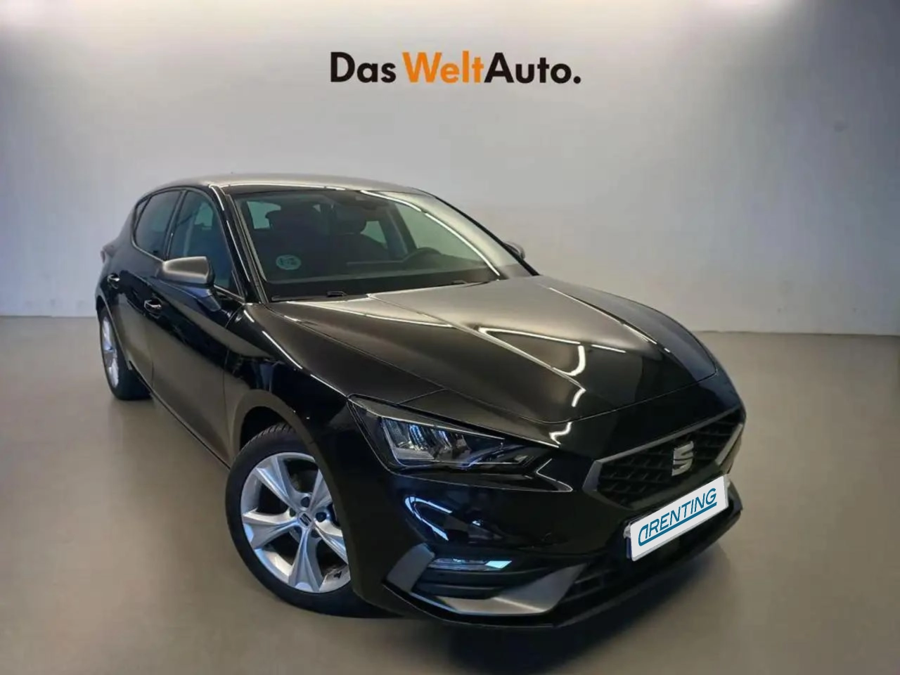 Renting SEAT Leon 1.5 TSI S&S FR 130 Negro