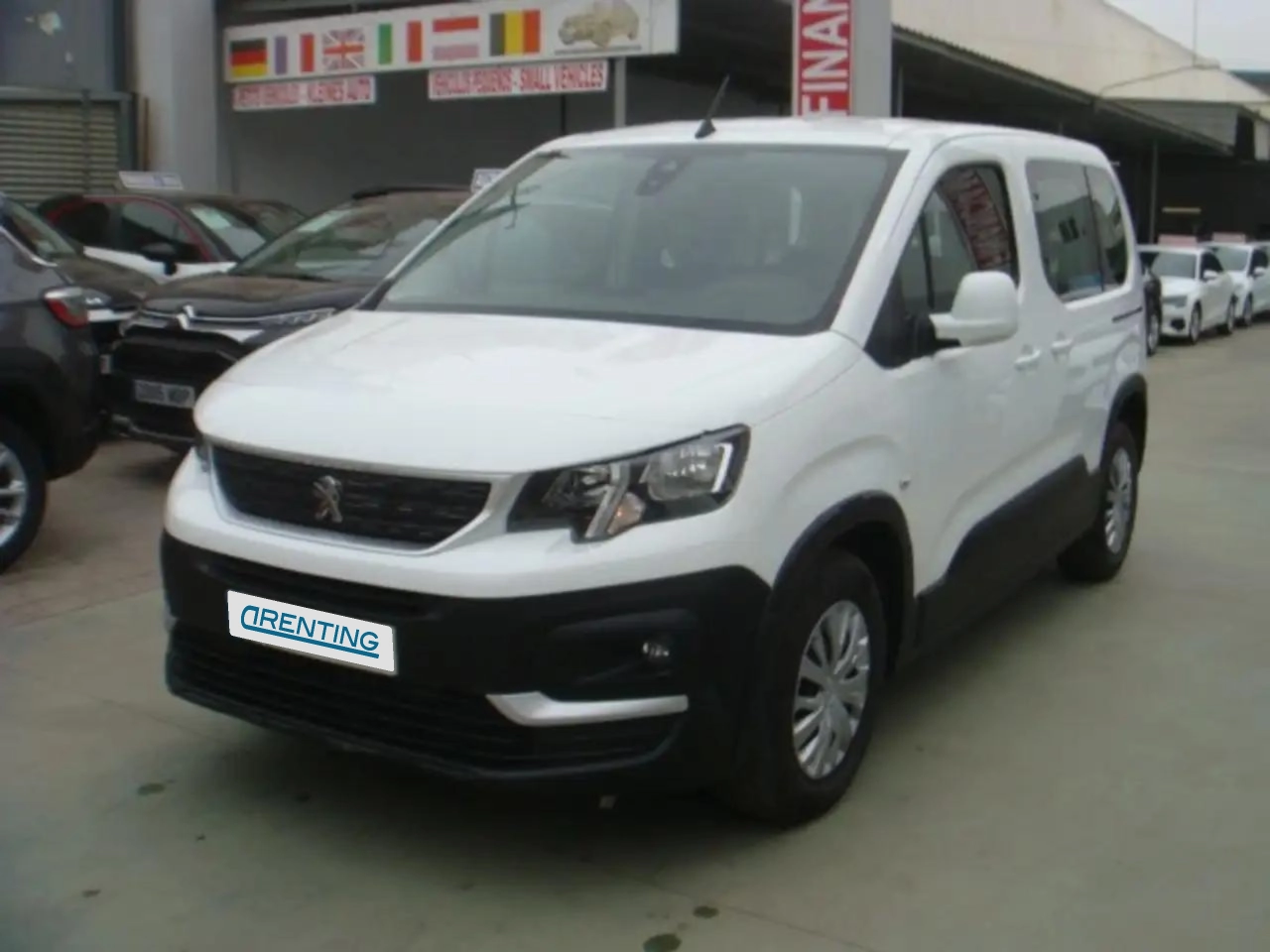 Renting Peugeot Rifter 1.5BlueHDi S&S Standard Active Pack 100 Blanco 3