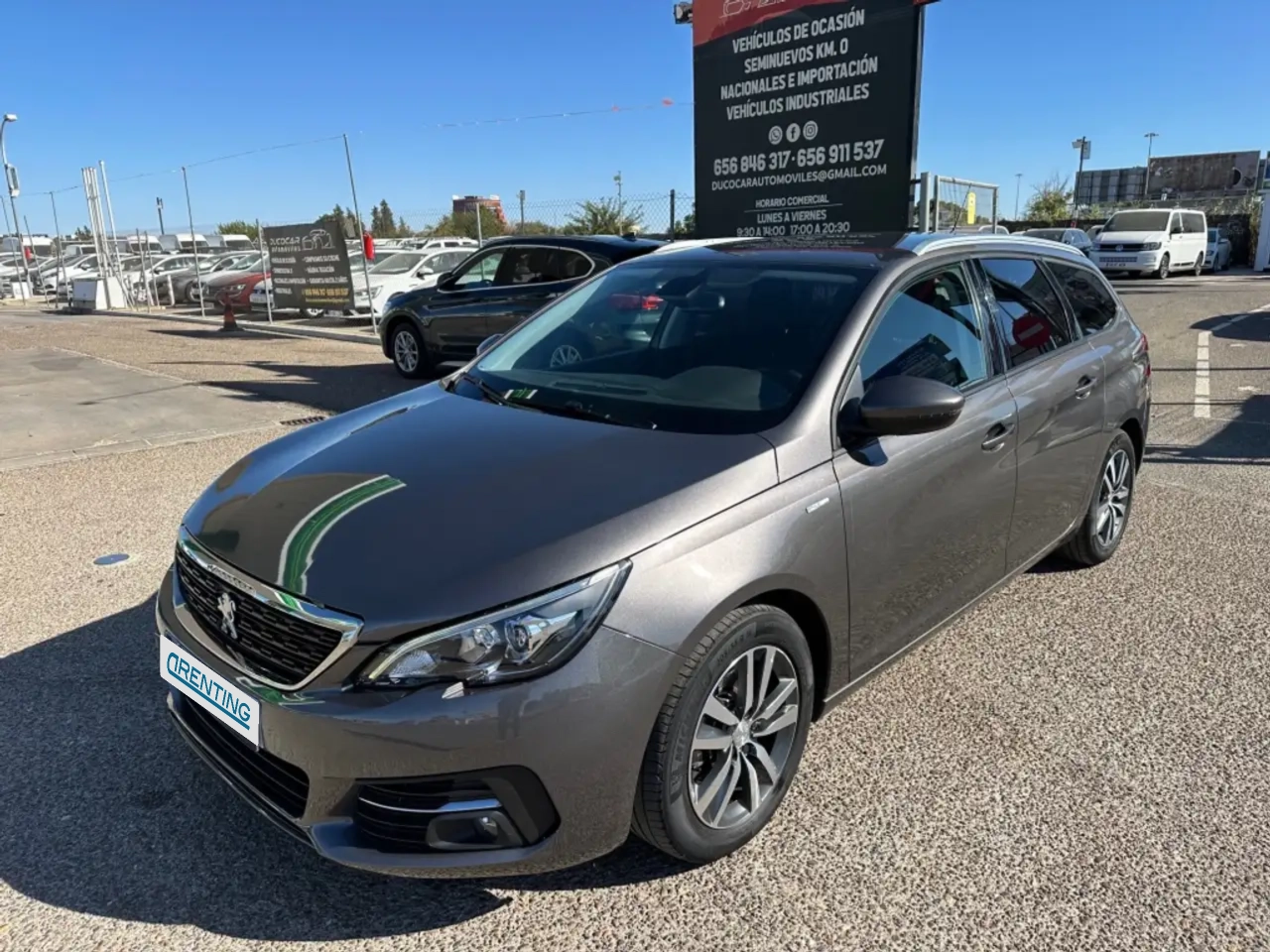 Renting Peugeot 308 1.5BlueHDi S&S Style 130 Gris