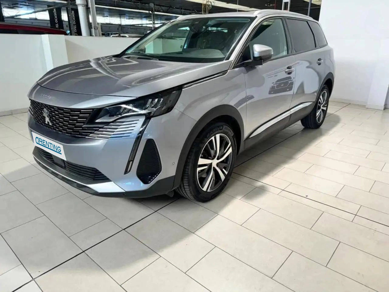 Renting Peugeot 5008 1.6 BlueHDI Allure 7 pl. EAT6 120 Gris