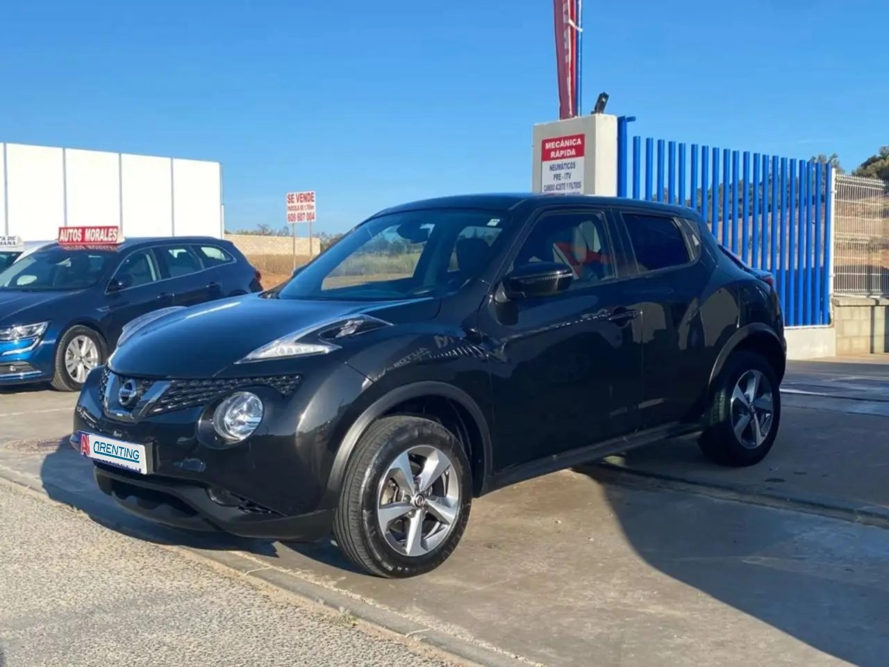 Renting Nissan Juke 1.6 N-Connecta 4×2 XTronic CVT 112 Negro