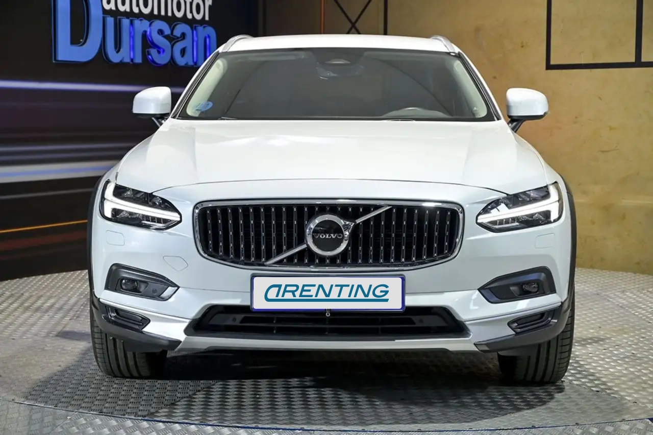 Renting Volvo V90 Cross Country 2.0 B4 D AWD Auto Blanco