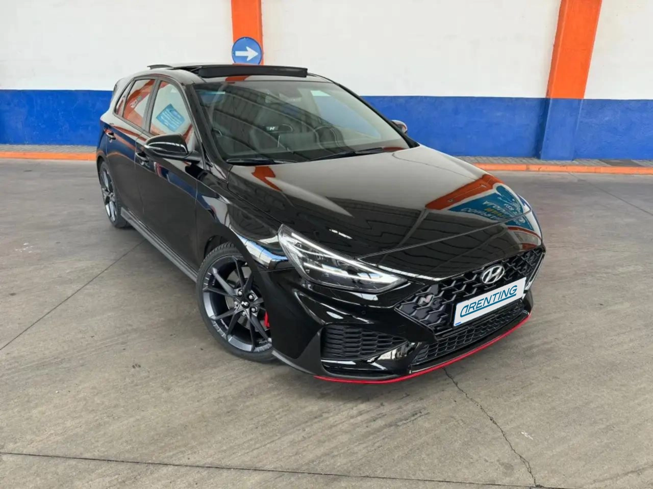 Renting Hyundai i30 2.0 TGDI N Performance Sky DT 280 Negro